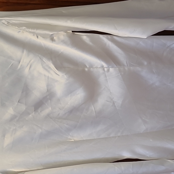 NWT CRB Dress/Robe. Medium. - Picture 6 of 6